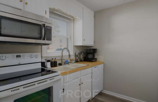 892 S Ridge Ct Gallery 1