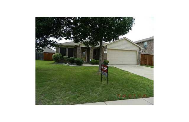 Like new home in Balch Springs! - 4642 Elm Point Drive, Balch Springs, TX 75180