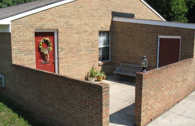 1306 Lomax Avenue Gallery 2