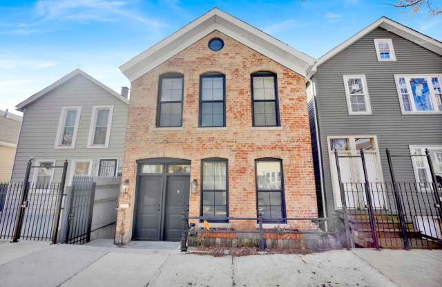 1735 W Cullerton St photos photos