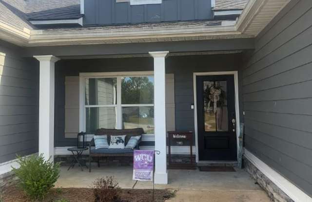 Welcome home to this spacious 4-bedroom, 2-bath home located in Fort Mitchell Gallery 3