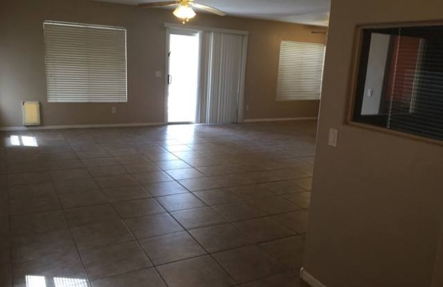 22025 W Gardenia Dr Gallery 2