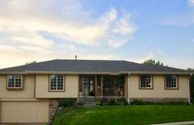 Spacious Four Bedroom with 5th Non Conforming Room! photos photos Spacious Four Bedroom with 5th Non Conforming Room! photos photos