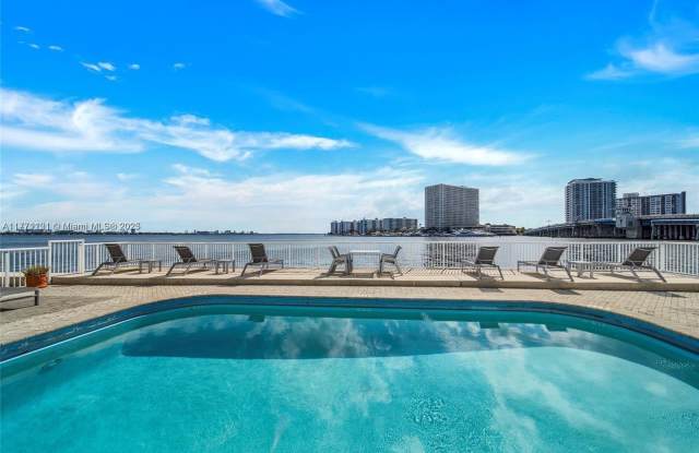 2016 Bay Dr photos photos