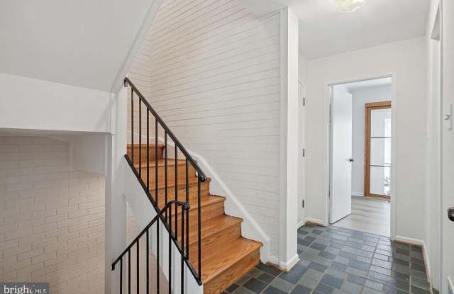 10855 DEBORAH Drive Gallery 2