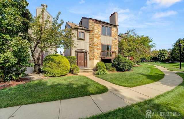 17 Emerald Lane Gallery 3