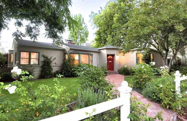 HUGE 3B/2Ba house for rent in Studio City!! photos photos