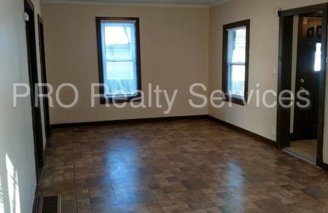 286 Stinson Street West Gallery 4