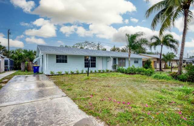 2319 NE Rustic Way Gallery 1