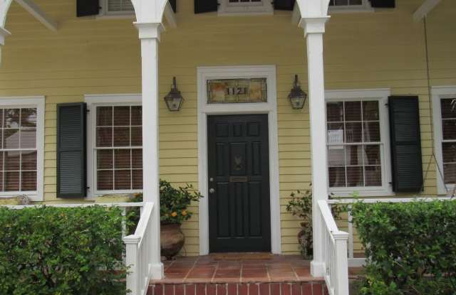 1121 Southard St Gallery 2