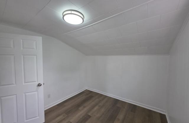 347 Homecrest Drive - APT 2 Gallery 1