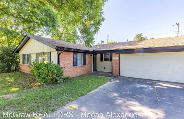 2907 E 12thSt - 2907 E 12th St, Ada, OK 74820
