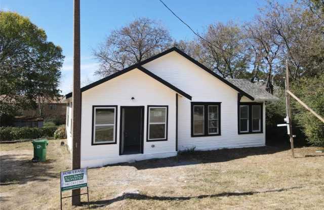 2109 N Elm Street - 2109 North Elm Street, Denton, TX 76201