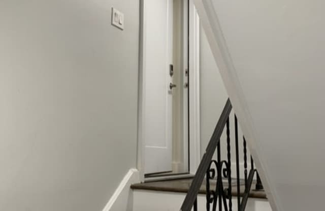 32 Henry St. Apt 1 Gallery 4