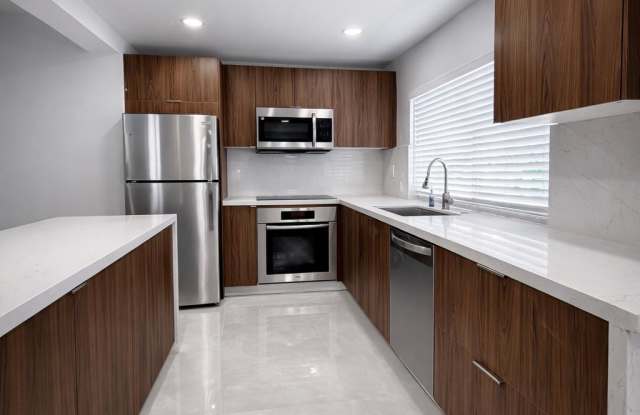 916 Northeast 2nd Street photos photos