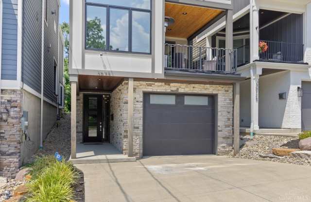 3572 Handman Avenue Gallery 2