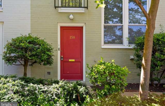 158 G ST SW #147 Gallery 2