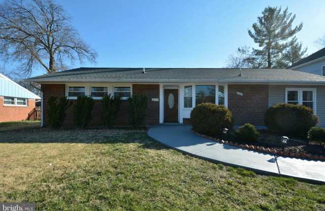 4609 BACKLICK ROAD Gallery 3