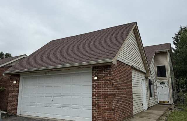 1009 PHEASANT RUN Lane Gallery 2