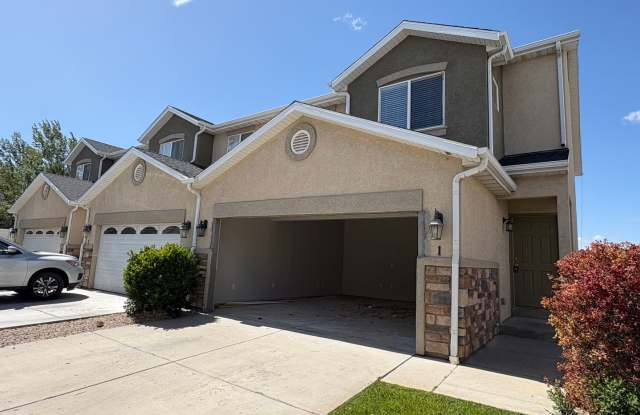 Just remodeled!! Four Bedroom! With basement!! photos photos