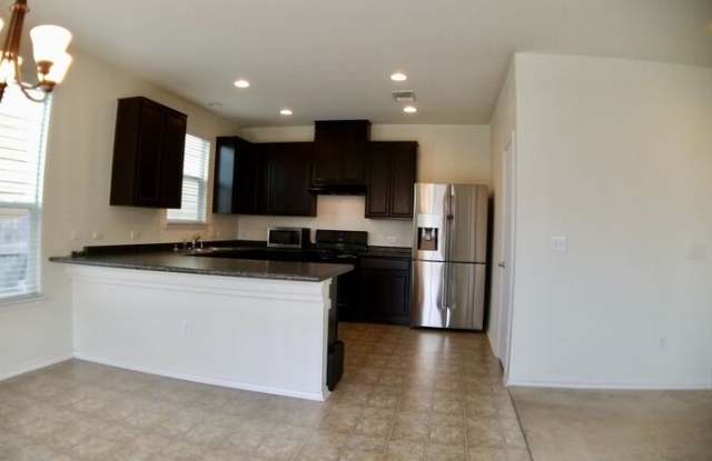 6200 Garden Rose Path Gallery 3
