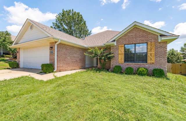 Newly Remodeled 3 Bedroom, 2 Bath Home with Garage and Fenced in Yard Gallery 3