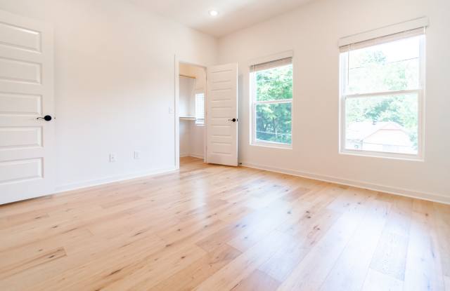 1623 West Stone Street - 2 Gallery 4