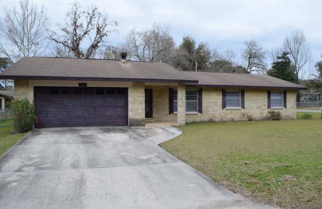5611 SE 4 ST - 5611 Southeast 4th Street, Marion County, FL 34480