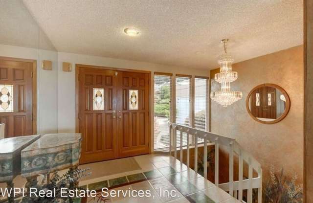 13610 Somerset Lane SE Gallery 4