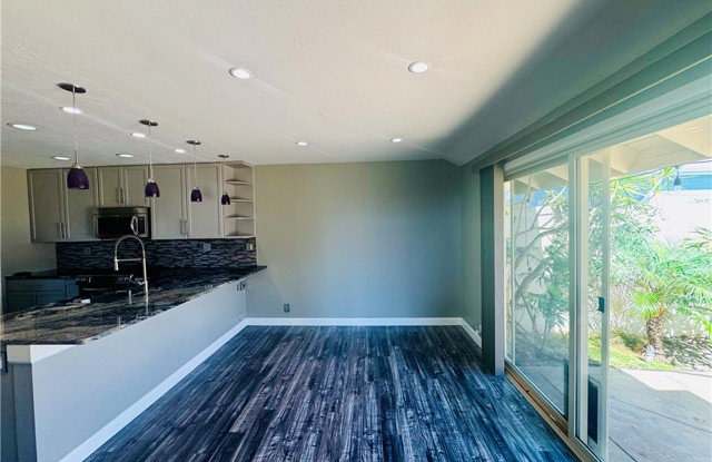 7895 Shell Circle Gallery 3