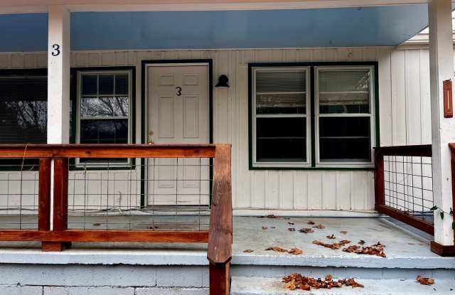 571 WHITEHEAD RD | 2 BED 1 BATH + Water and Lawncare Included! - 571 Whitehead Road, Athens, GA 30606