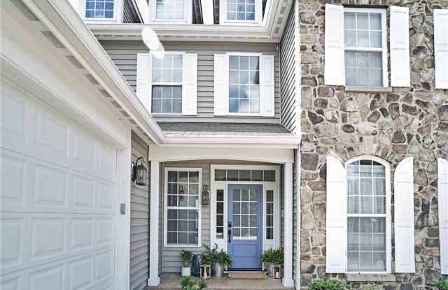 10887 FIELD CRESCENT Circle Gallery 2