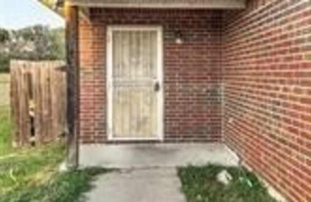 4779 Chapman Street - 4779 Chapman Street, Fort Worth, TX 76105