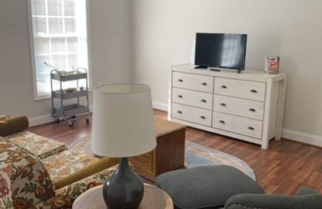 3Bed 2.5 Bath Town Home in a Convenient Mid-Town Location photos photos