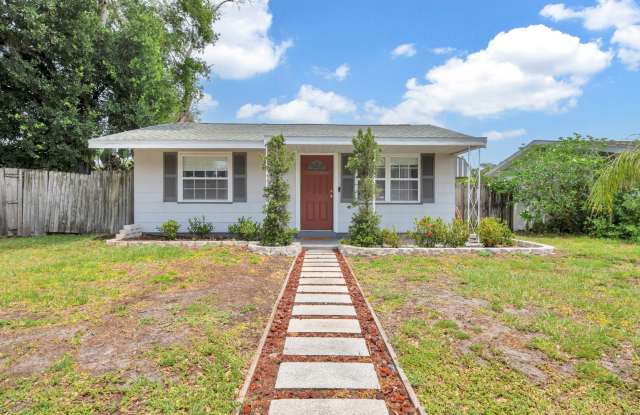 Charming 2-Bedroom Home in North St. Pete, Available August 5, 2025! photos photos