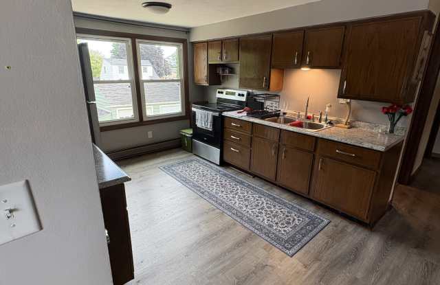 161 Plummer Avenue - 1/2 Gallery 3