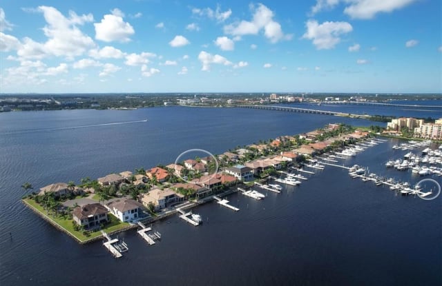 907 RIVIERA DUNES WAY WAY - 907 Riviera Dunes Way, Palmetto, FL 34221