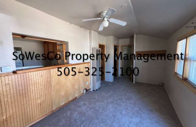 2 Bedroom Home with large back yard Gallery 4