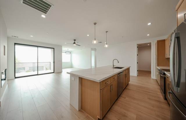 15006 N Ivory Gallery 2