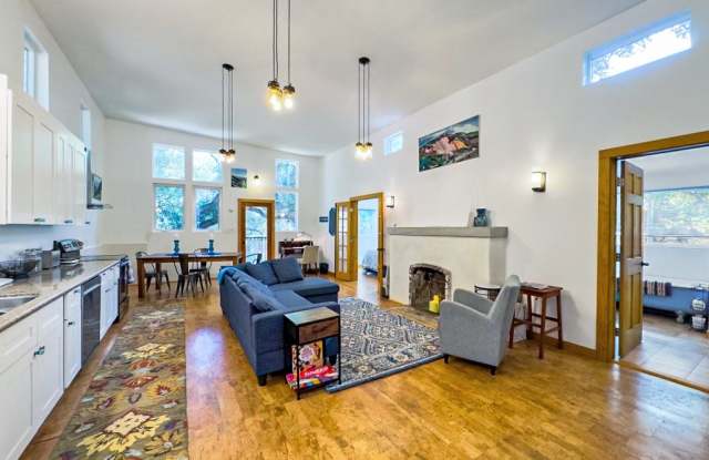 635 N Topanga Canyon Blvd photos photos