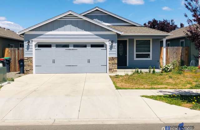 Beautiful 3 Bedroom 2 Bath Home Located in a Nice Medford Neighborhood photos photos