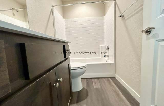 899 Cottages Ct Gallery 3