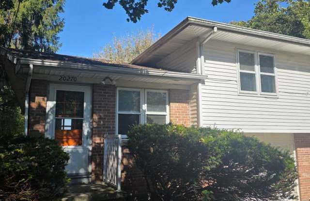 Very spacious and updated two bedroom home in Weston Gallery 3