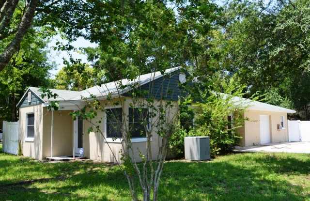 200 South Glenwood Avenue - 200 Glenwood Avenue, Orlando, FL 32803
