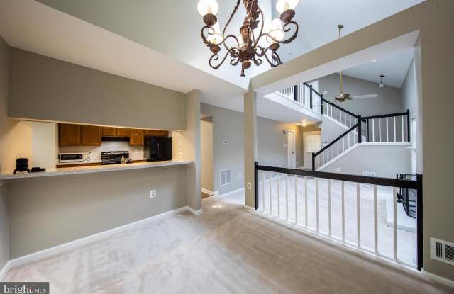 15256 LARKSPUR LANE Gallery 3