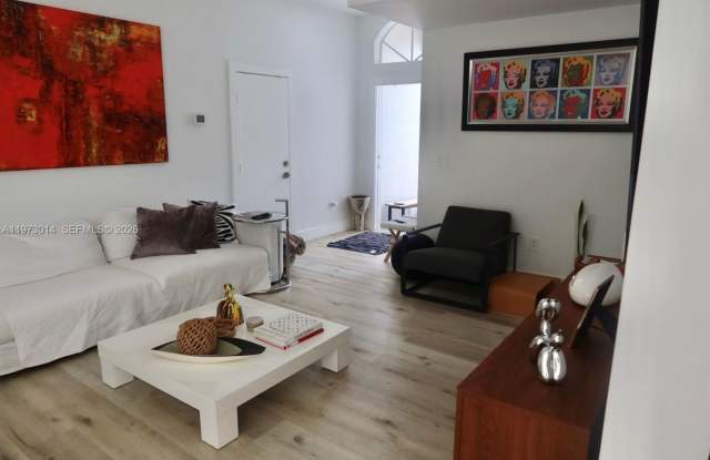 5862 NW 113th Place 5862, Doral, FL 33178 Gallery 3