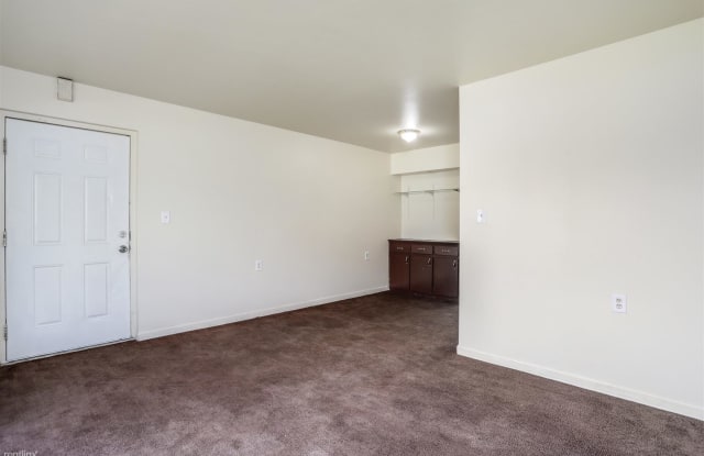 18419 W Chicago St Apt 1 Gallery 4
