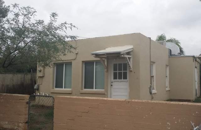 Cozy Guest House with AC and Large Private Yard! photos photos