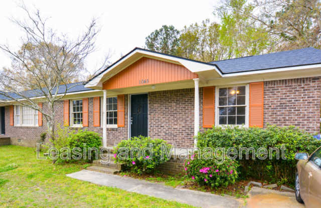1045 Harborview Road photos photos