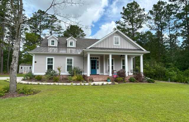 Beautifully appointed furnished 4 bedroom 3 bathroom home in The Bluffs on the Cape Fear! photos photos